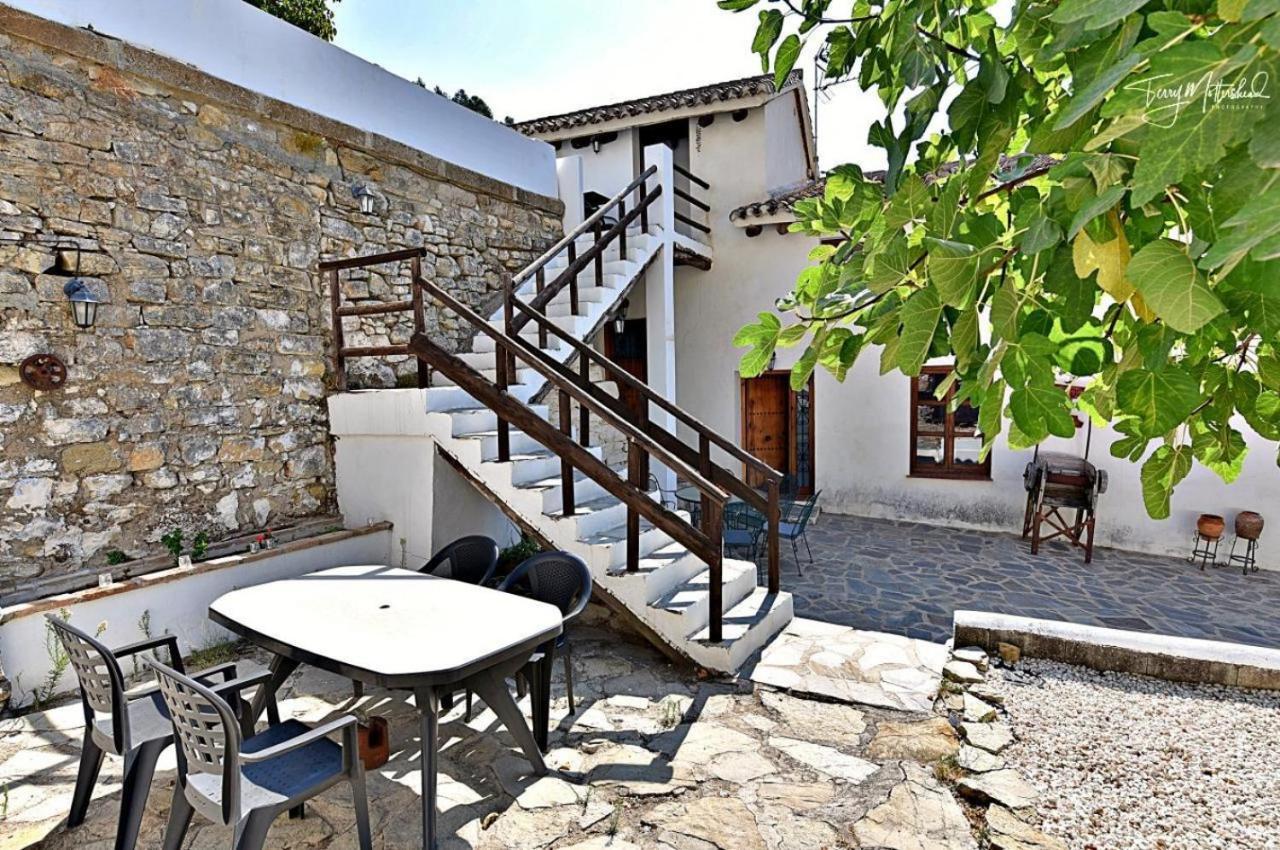 La Casa Del Agua Guest House Монтефрио Екстериор снимка