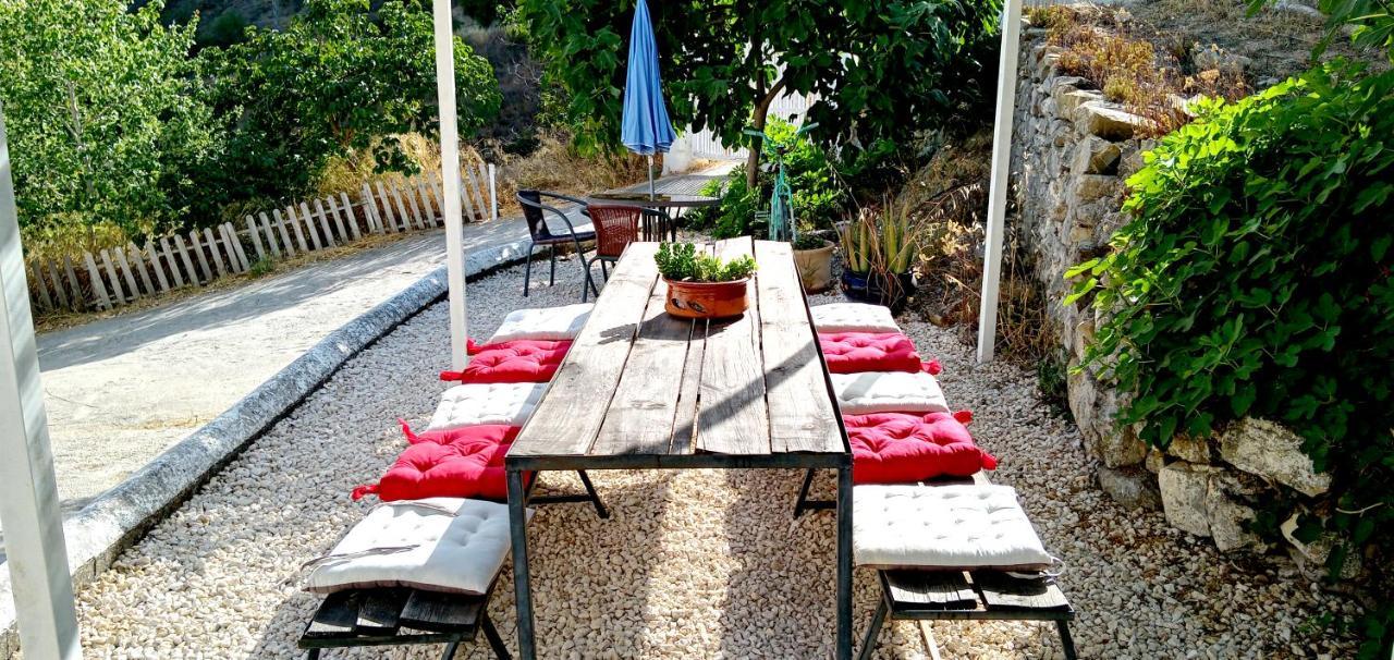 La Casa Del Agua Guest House Монтефрио Екстериор снимка