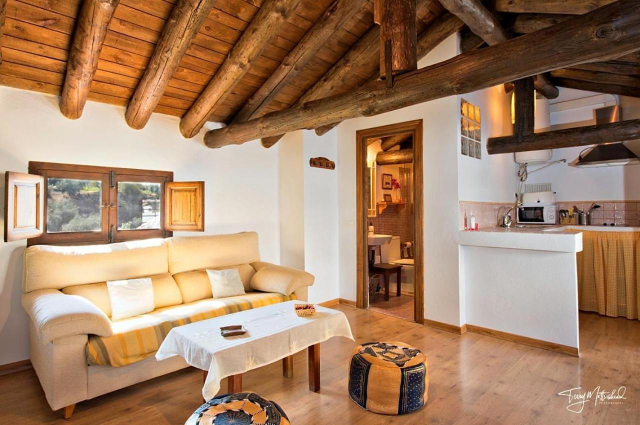 La Casa Del Agua Guest House Монтефрио Екстериор снимка